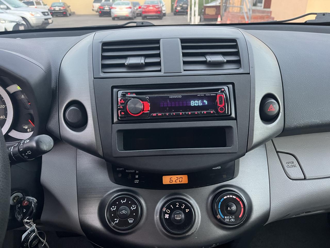 Toyota RAV4 Base I4 2WD 2010