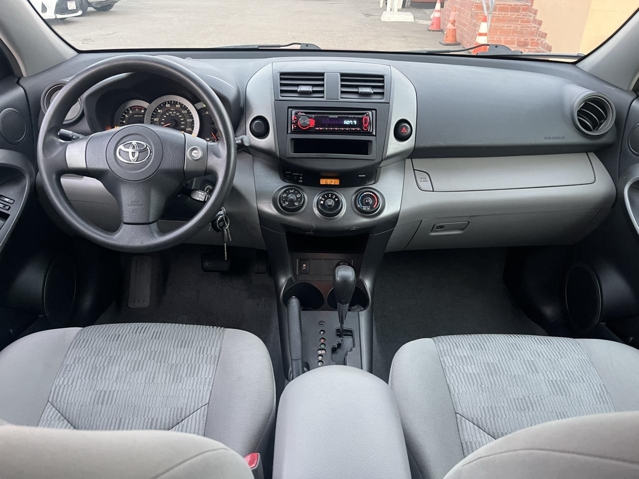 Toyota RAV4 Base I4 2WD 2010