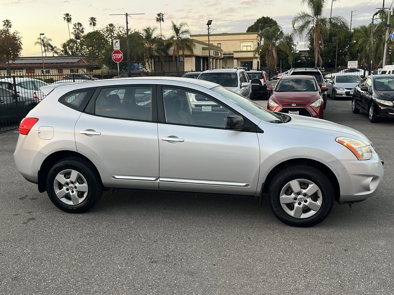 Nissan Rogue S AWD 2011