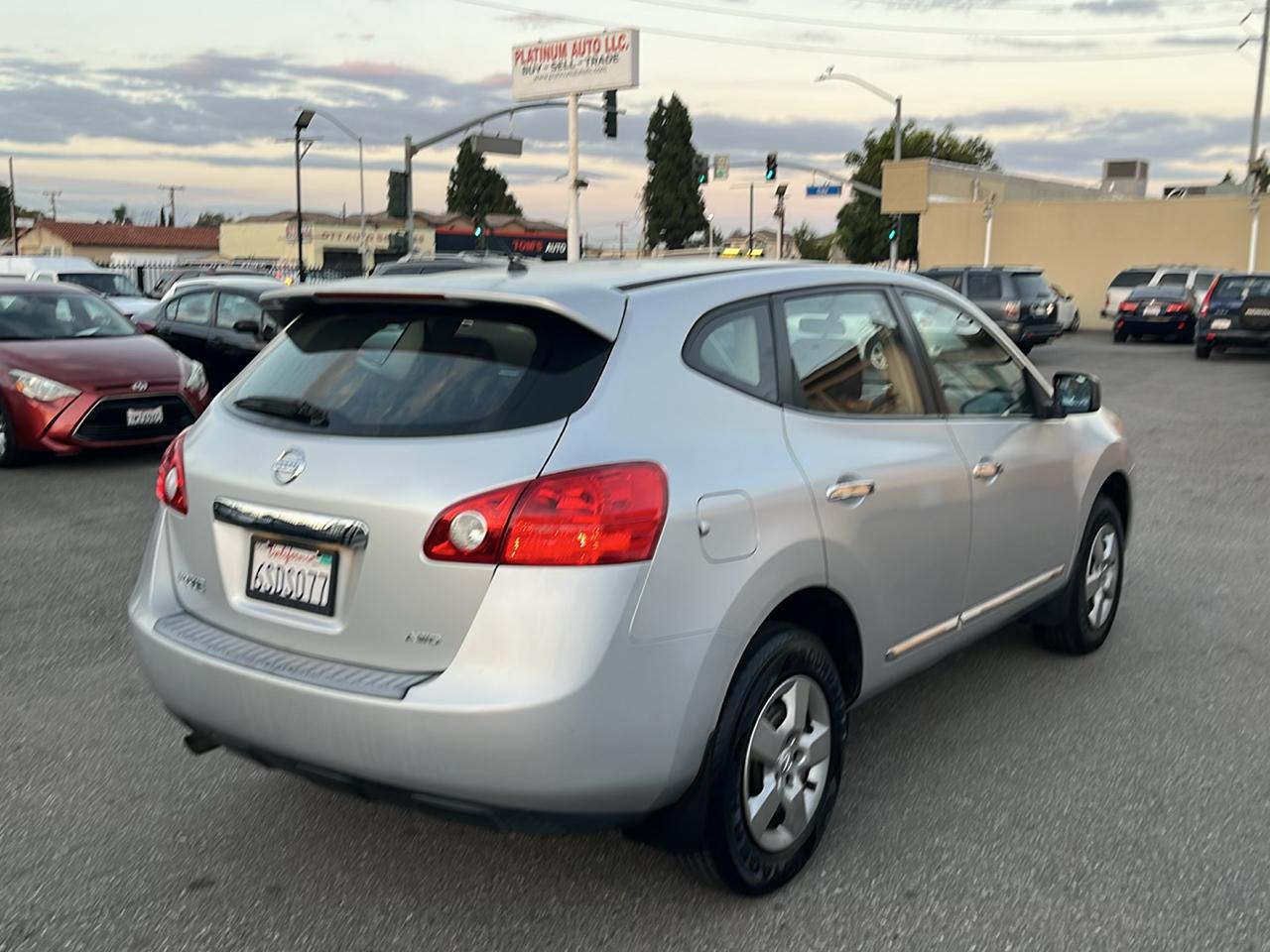 Nissan Rogue S AWD 2011