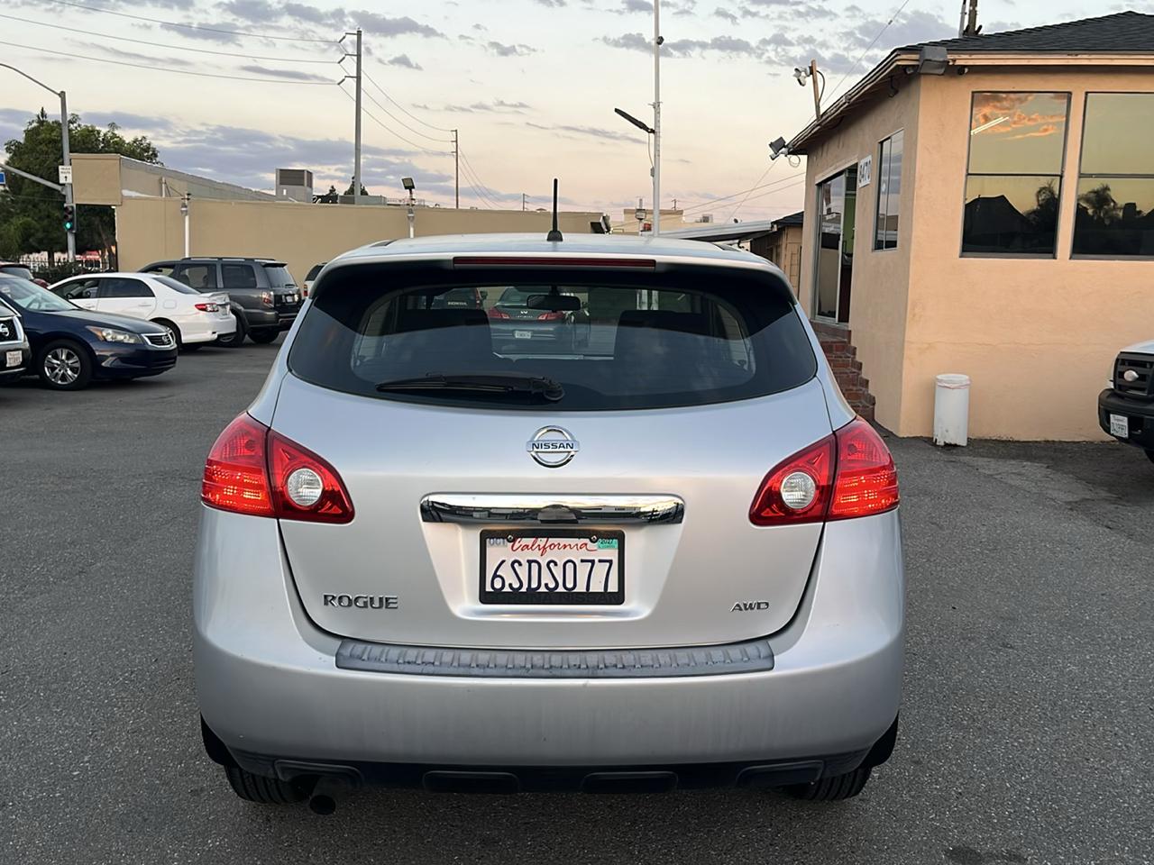 Nissan Rogue S AWD 2011