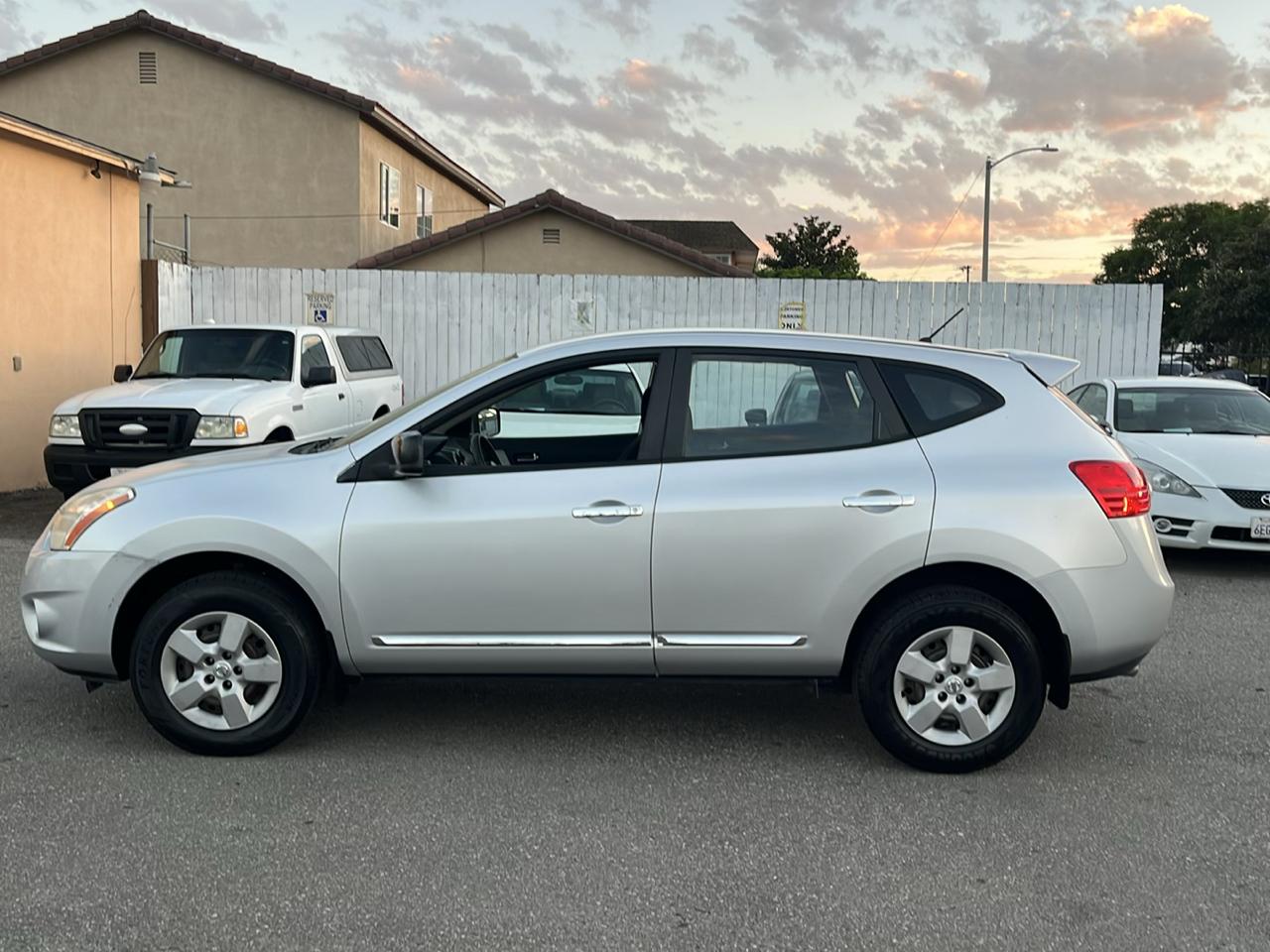 Nissan Rogue S AWD 2011