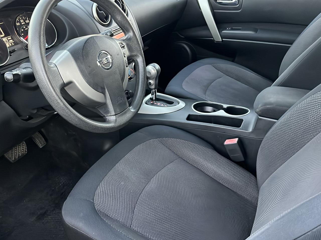 Nissan Rogue S AWD 2011
