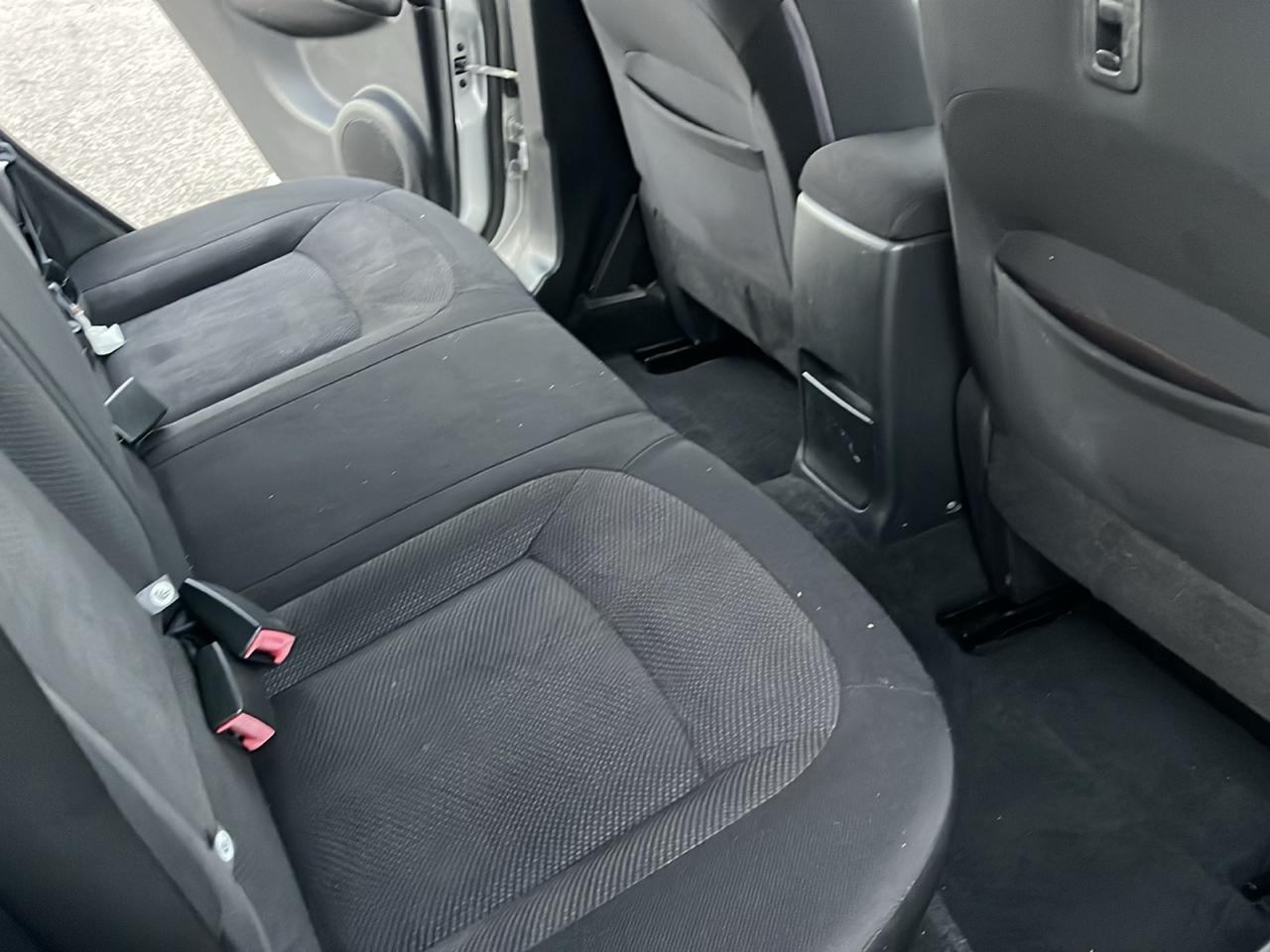 Nissan Rogue S AWD 2011