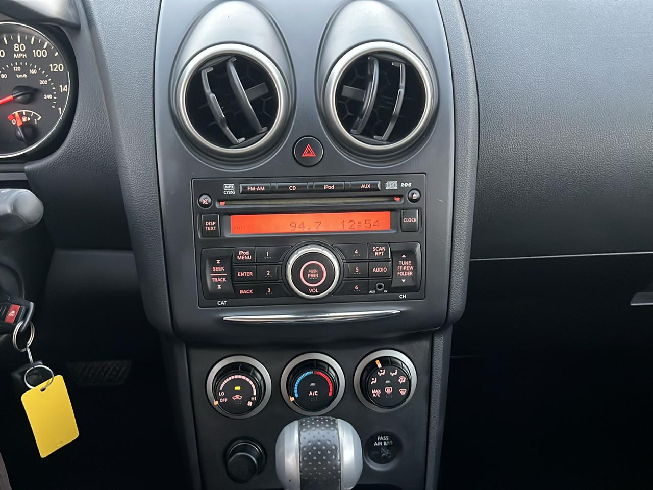 Nissan Rogue S AWD 2011