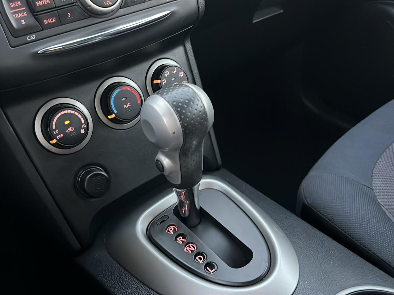 Nissan Rogue S AWD 2011