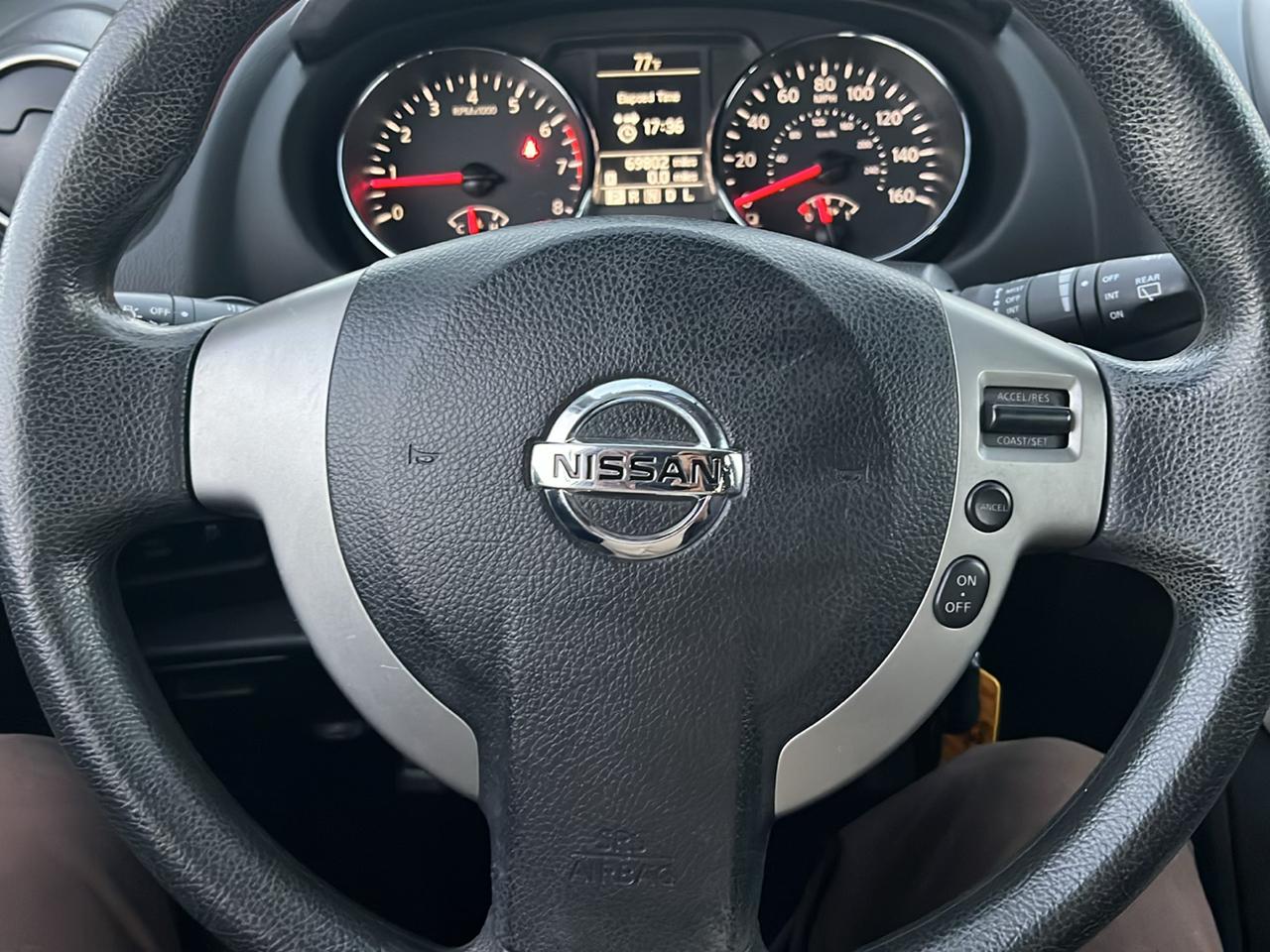 Nissan Rogue S AWD 2011