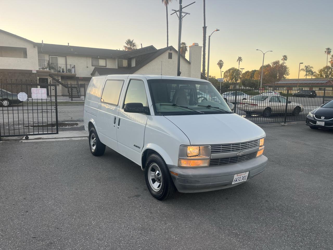 Chevrolet Astro Cargo Van 2WD 2002