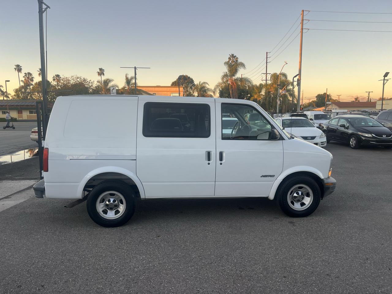 Chevrolet Astro Cargo Van 2WD 2002