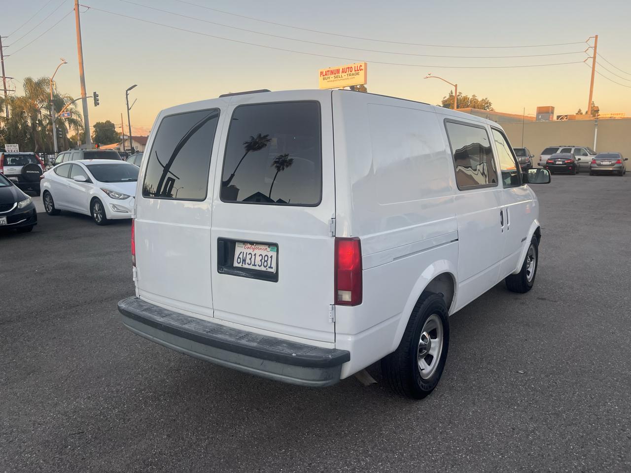 Chevrolet Astro Cargo Van 2WD 2002