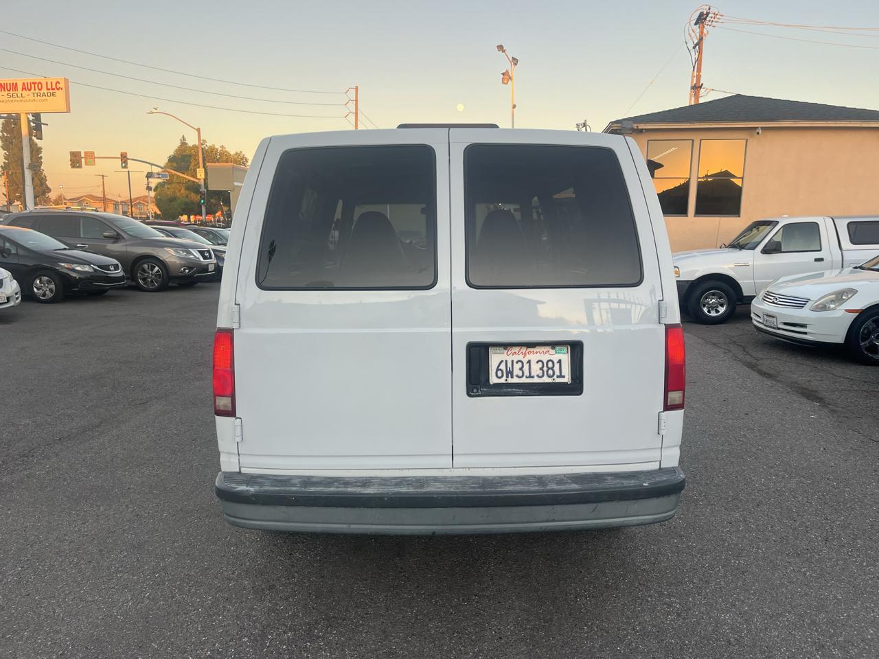 Chevrolet Astro Cargo Van 2WD 2002