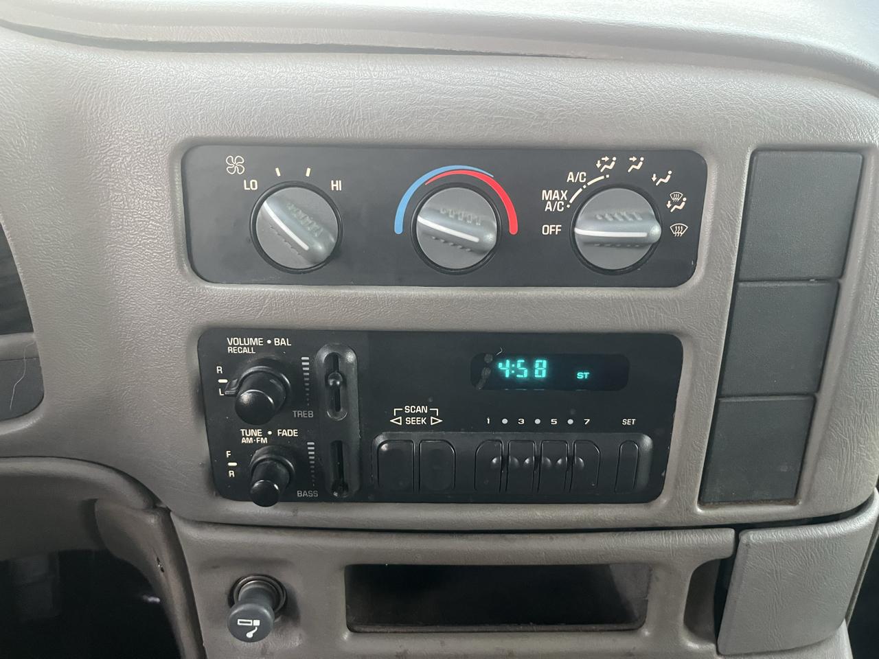 Chevrolet Astro Cargo Van 2WD 2002