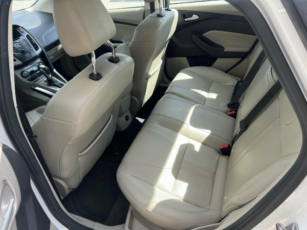 Ford Focus SEL Sedan 2012