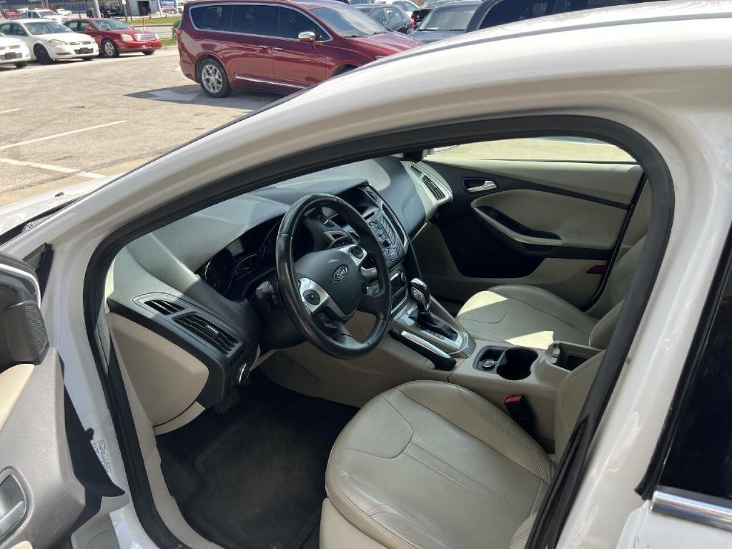 Ford Focus SEL Sedan 2012