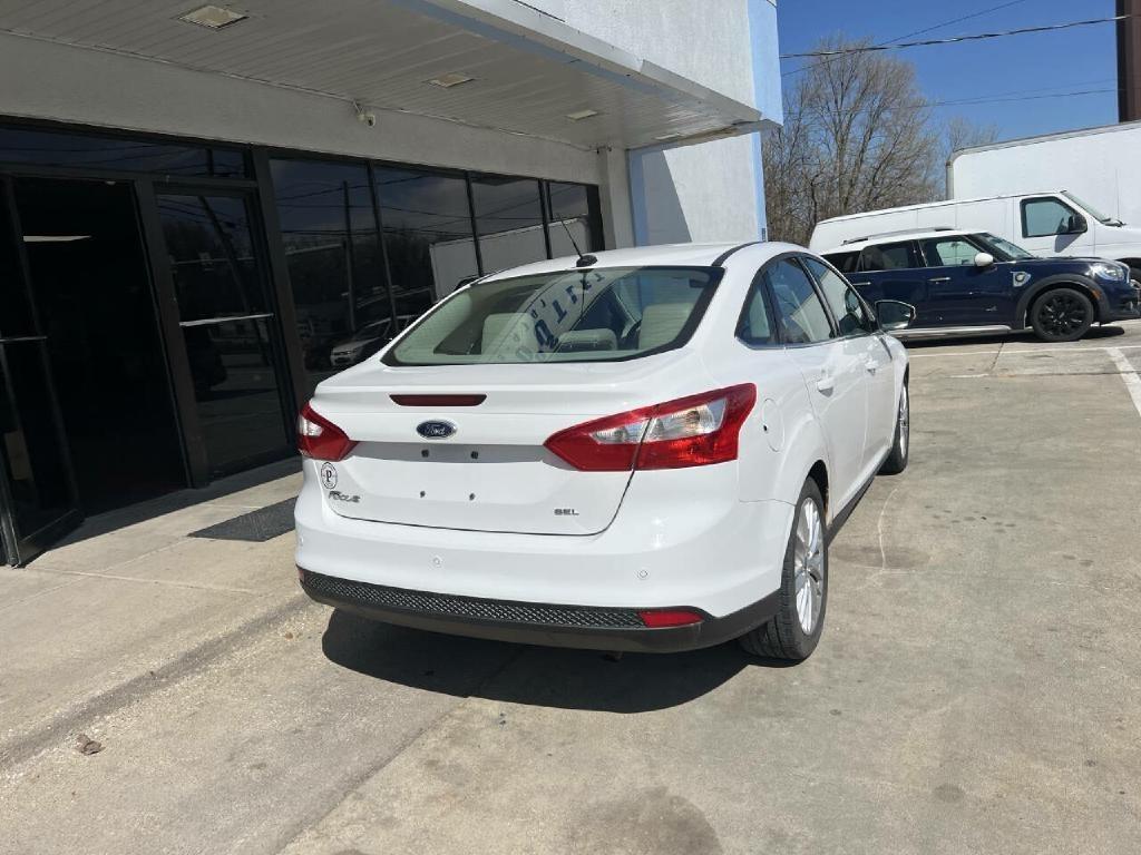 Ford Focus SEL Sedan 2012