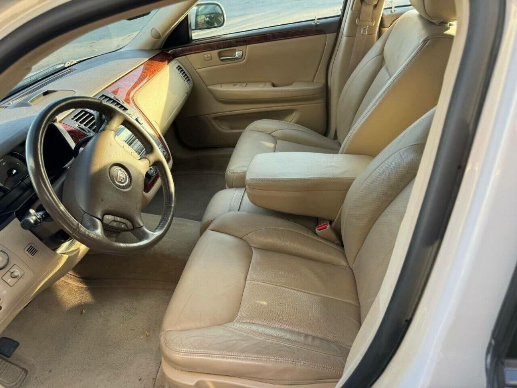 Cadillac DTS Sedan 2006