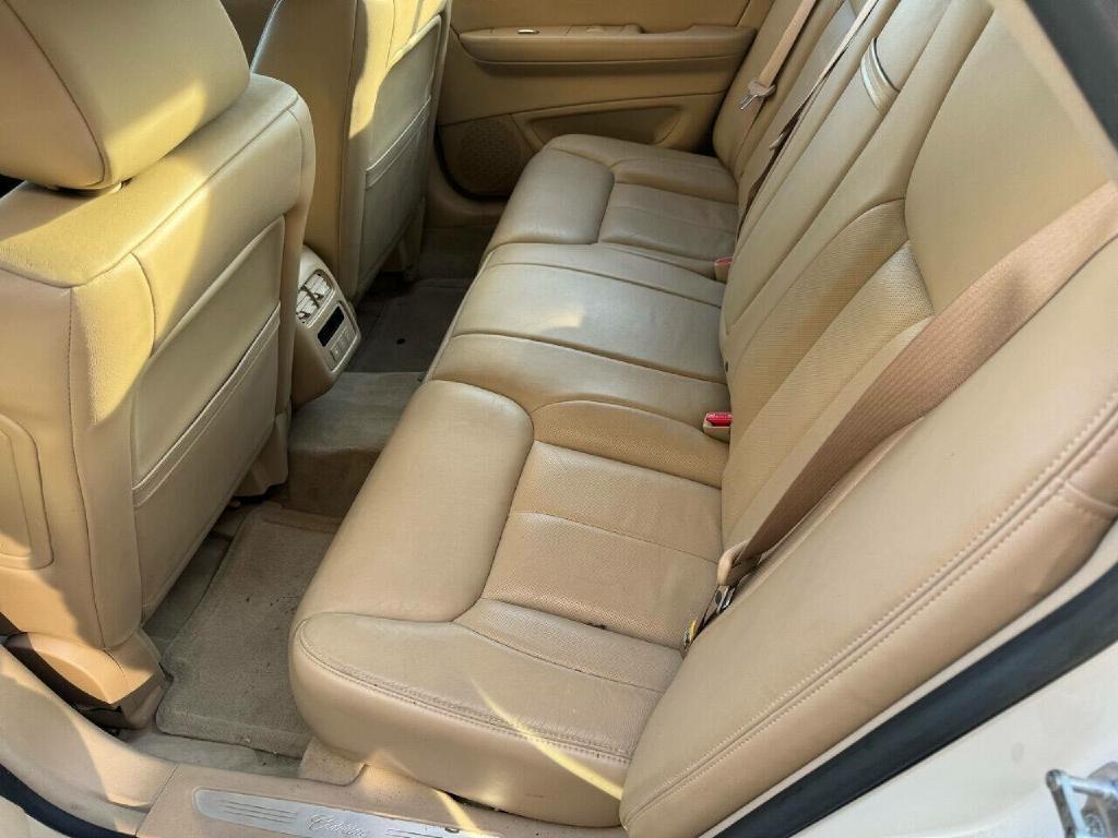 Cadillac DTS Sedan 2006