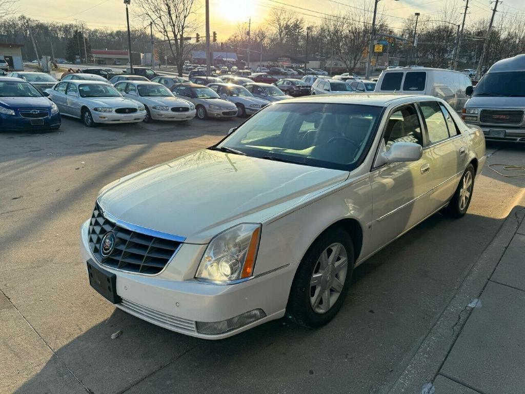 Cadillac DTS Sedan 2006