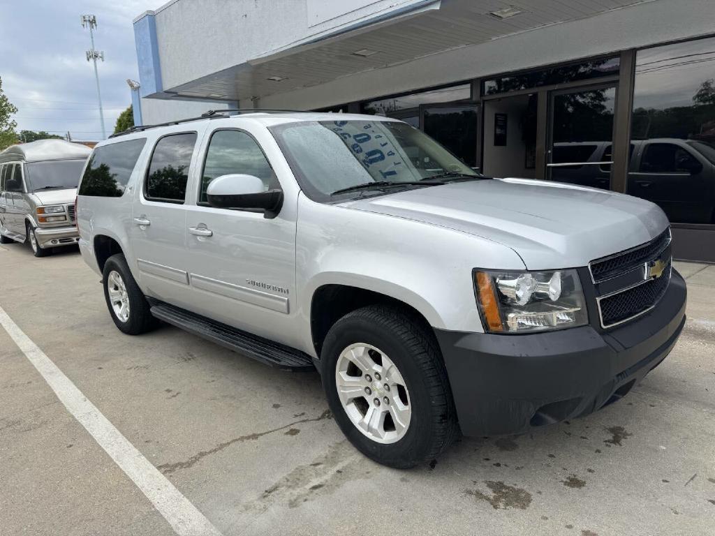 Chevrolet Suburban LT 1500 4WD 2014