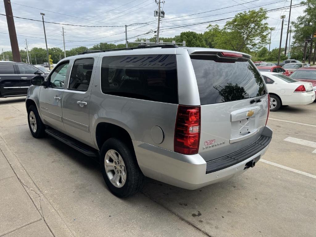 Chevrolet Suburban LT 1500 4WD 2014