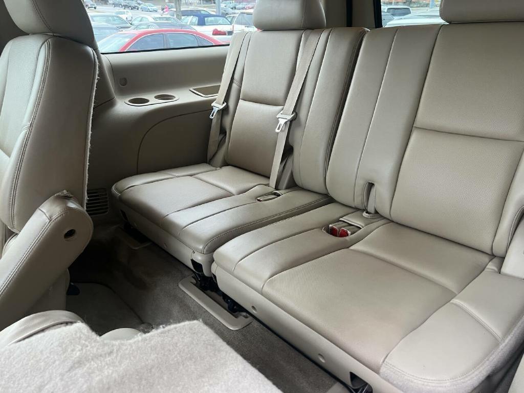 Chevrolet Suburban LTZ 1500 4WD 2012