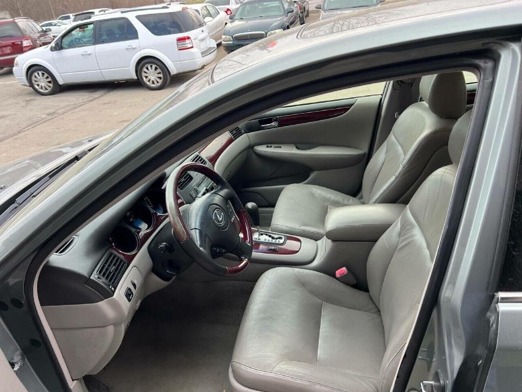 Lexus ES 330 Sedan 2004