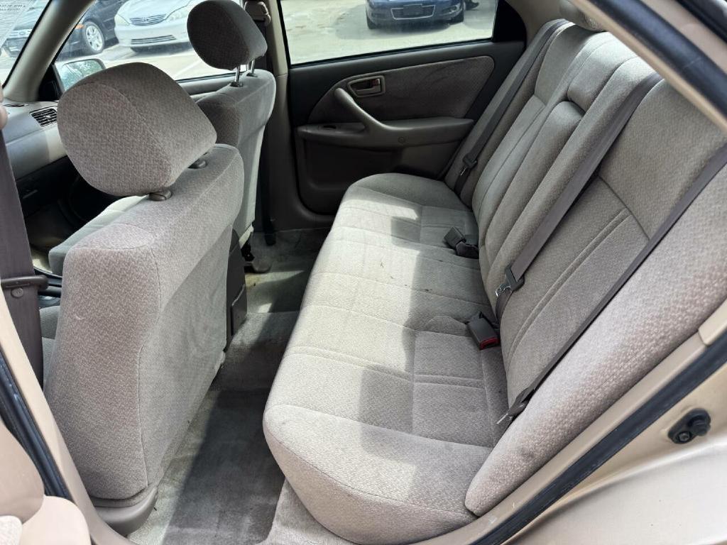 Toyota Camry LE 2000