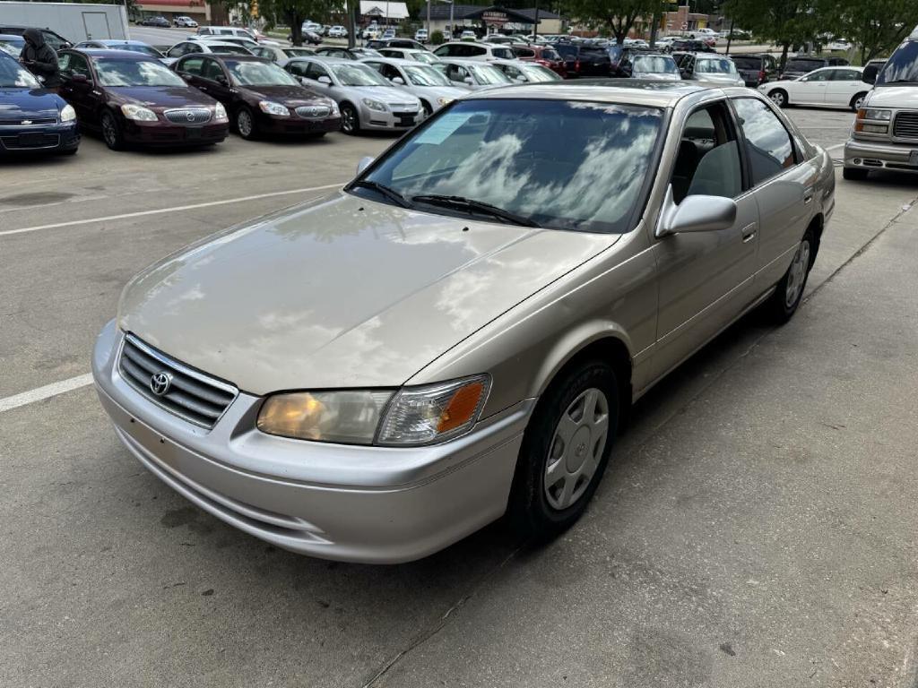 Toyota Camry LE 2000