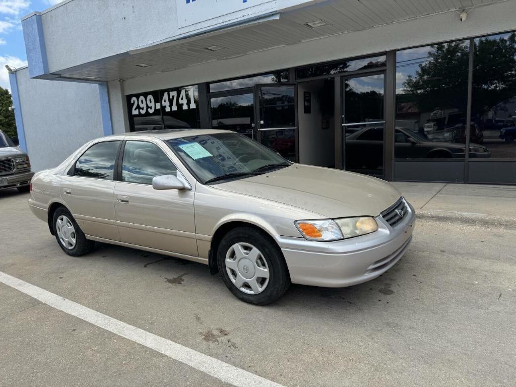 Toyota Camry LE 2000