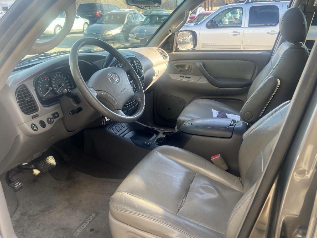 Toyota Sequoia SR5 4WD 2006