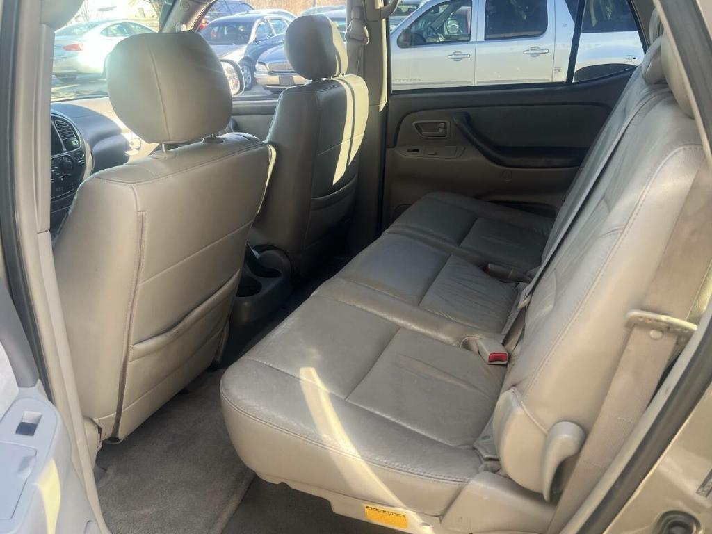 Toyota Sequoia SR5 4WD 2006