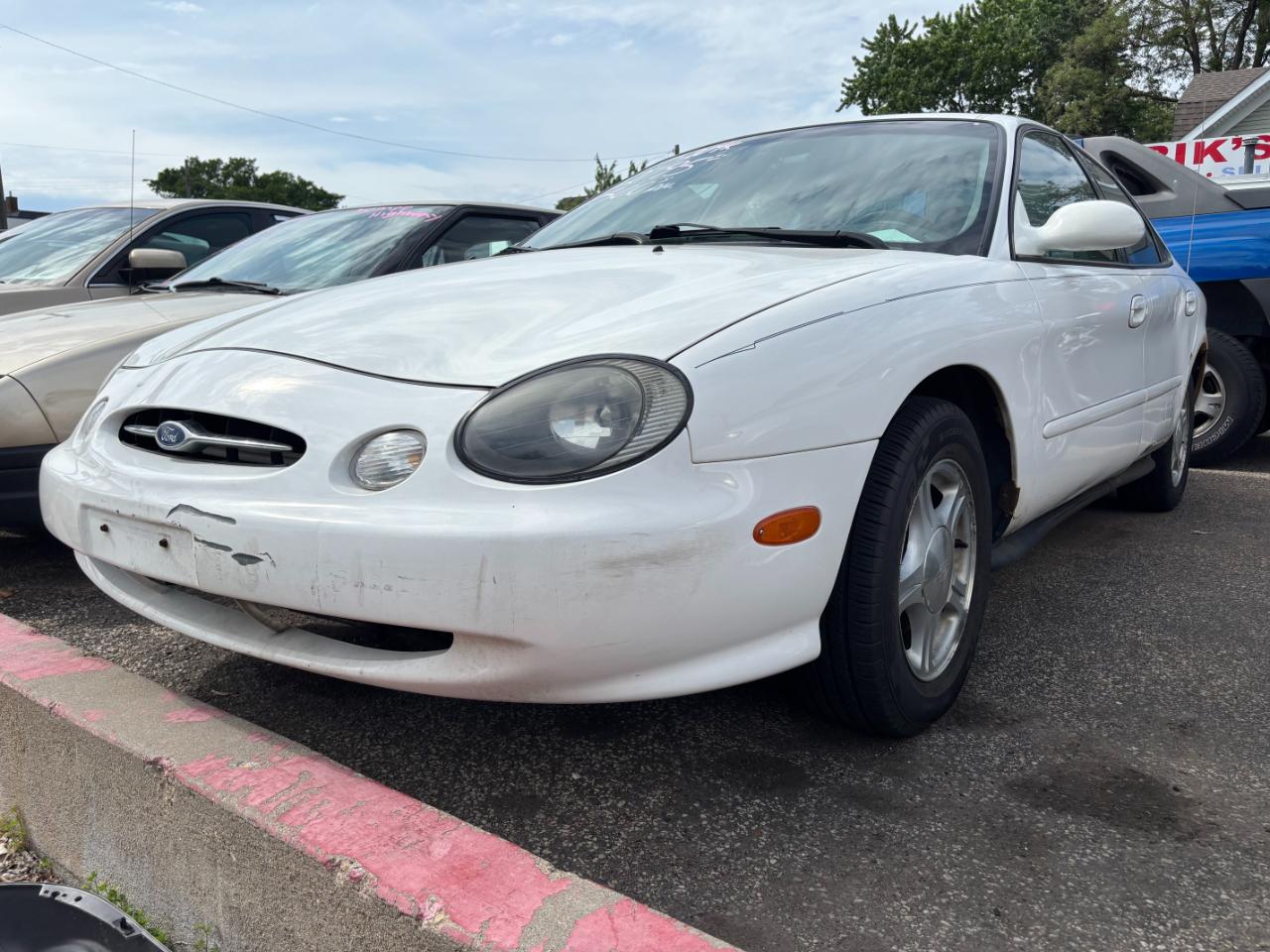 1999 Ford Taurus SE