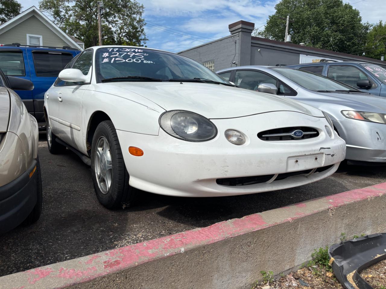 Ford Taurus SE 1999