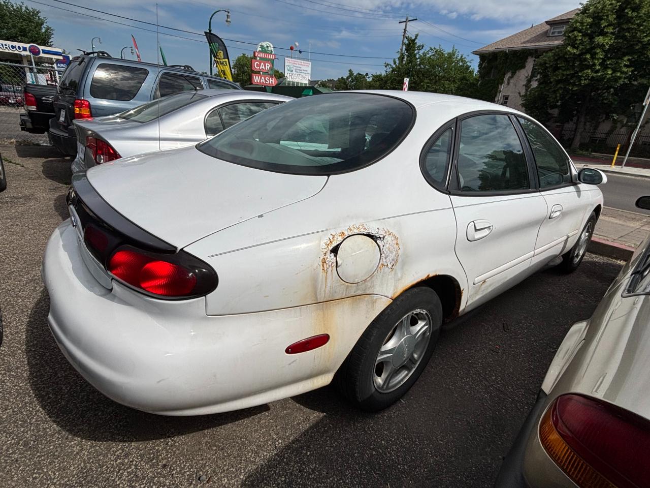 Ford Taurus SE 1999