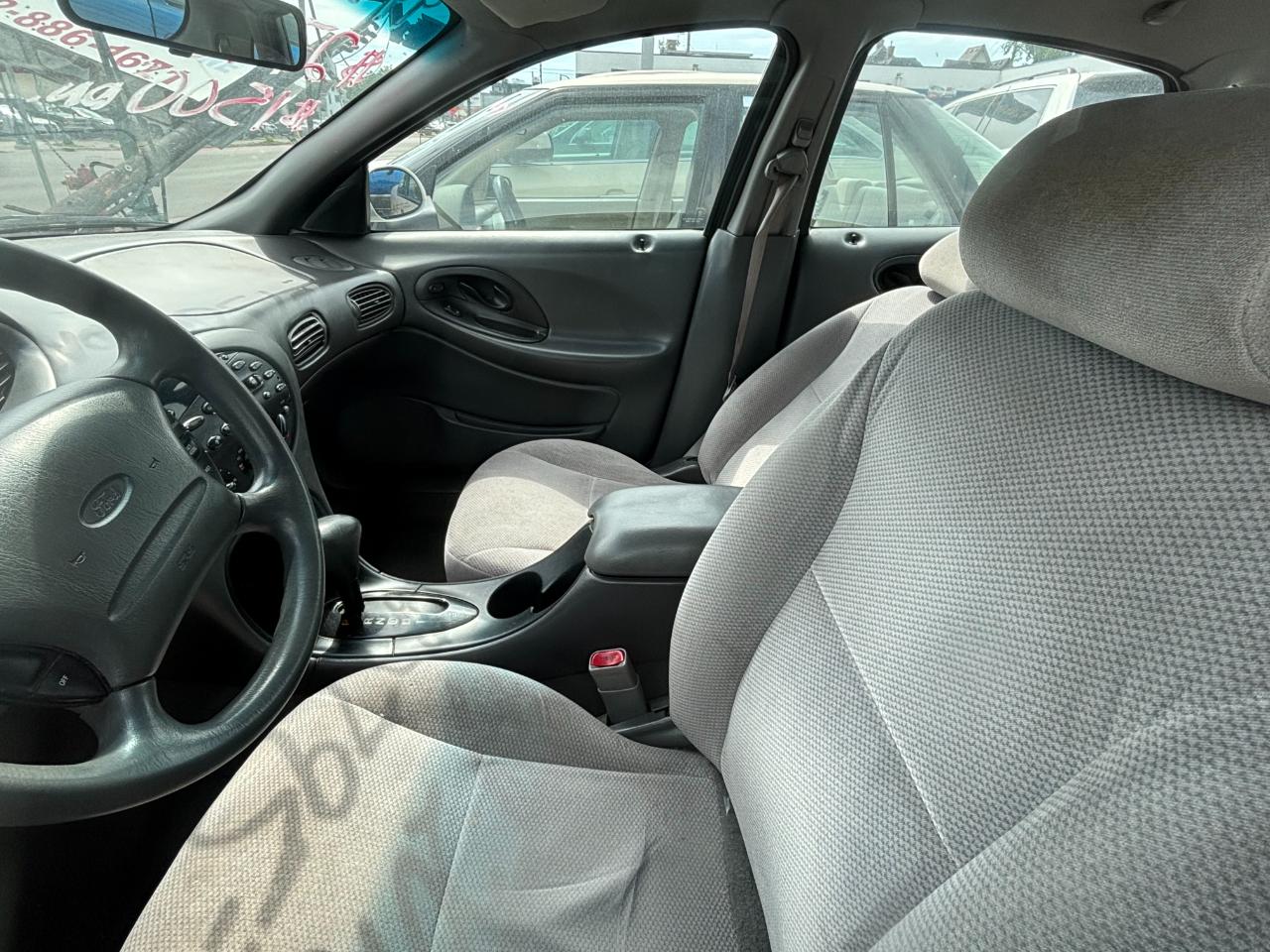 Ford Taurus SE 1999
