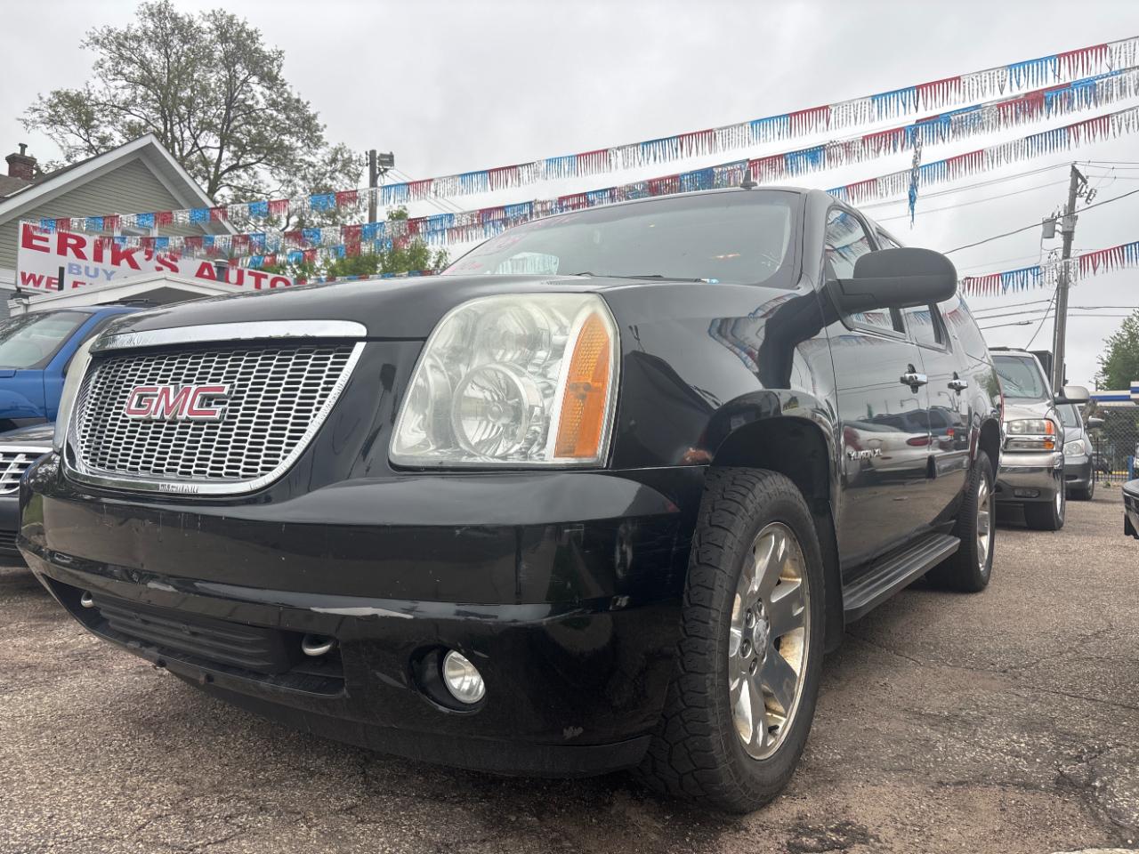 2010 GMC Yukon 4WD 1/2 Ton SLT1 (4SA)'s photo