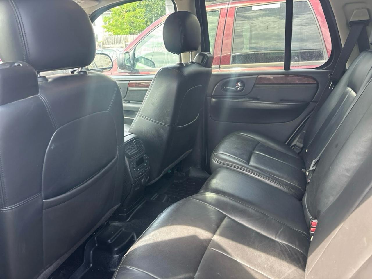 GMC Envoy XL Denali 4WD 2008