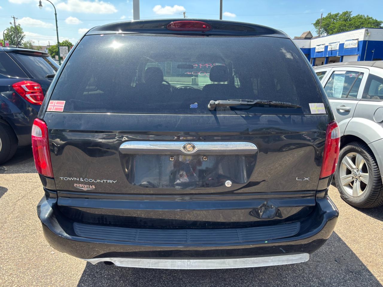 Chrysler Town & Country LX 2005