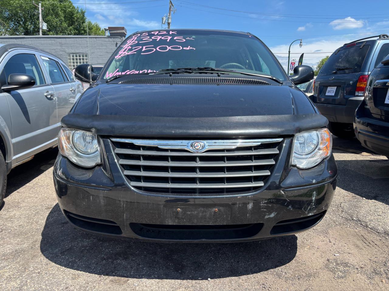 Chrysler Town & Country LX 2005