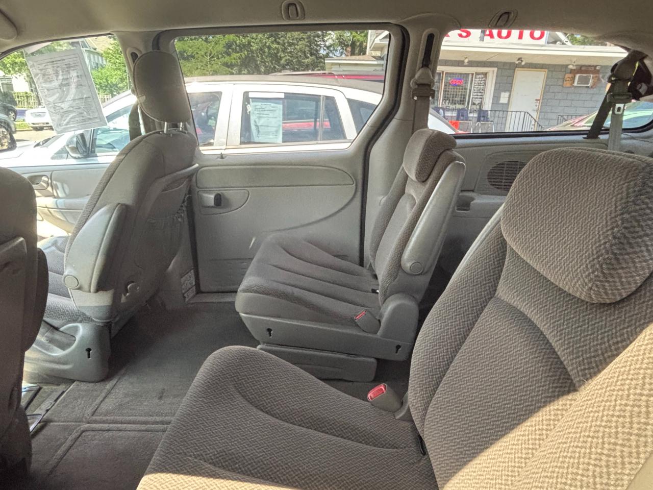 Chrysler Town & Country LX 2005