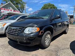 2005 Chrysler Town & Country 