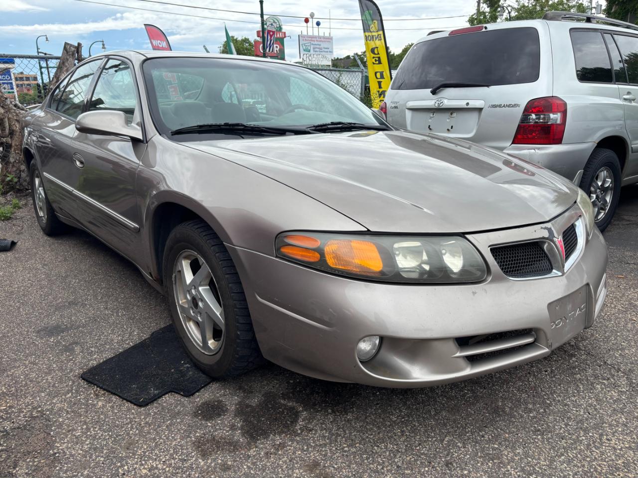 Pontiac Bonneville SE 2004