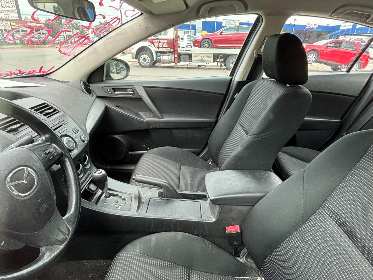 Mazda MAZDA3 i Sport 4-Door 2013