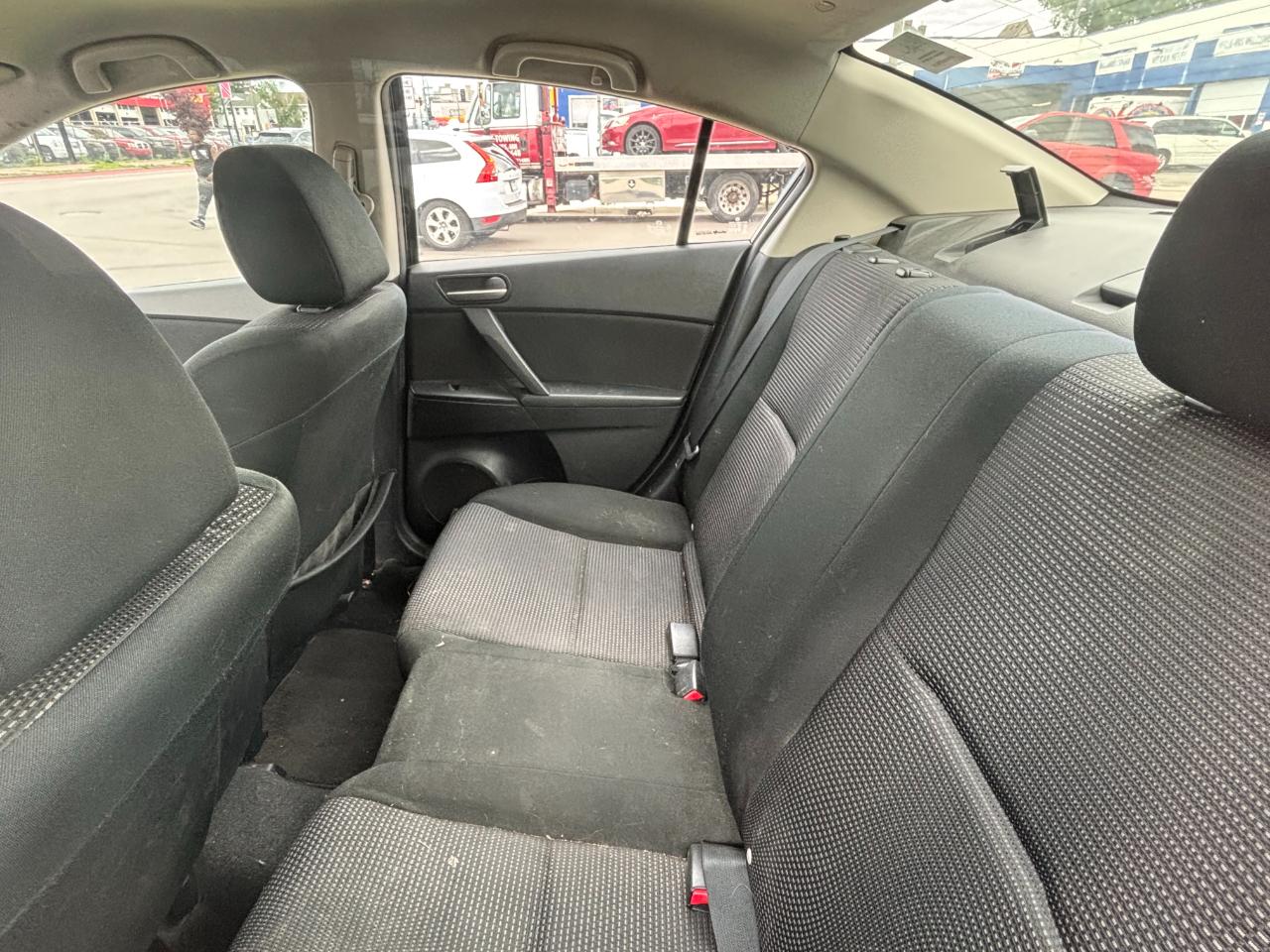 Mazda MAZDA3 i Sport 4-Door 2013