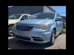 2013 Chrysler Town & Country 