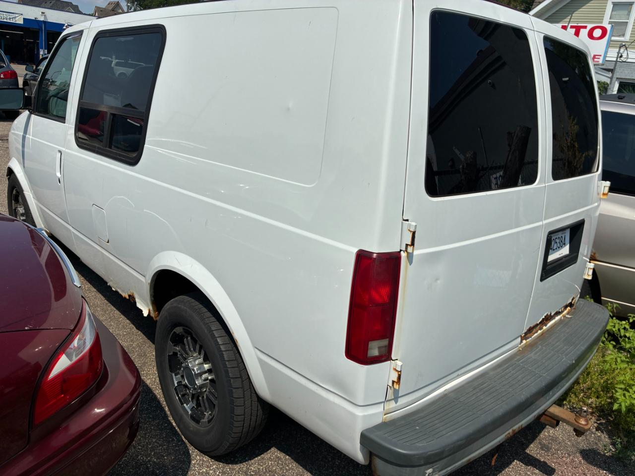 Chevrolet Astro Cargo Van 2WD 2003