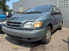 2000 Toyota Sienna 