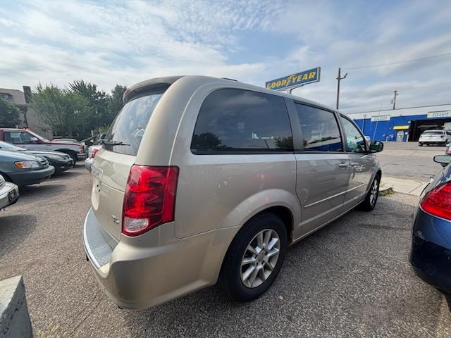 Dodge Grand Caravan R/T 2013