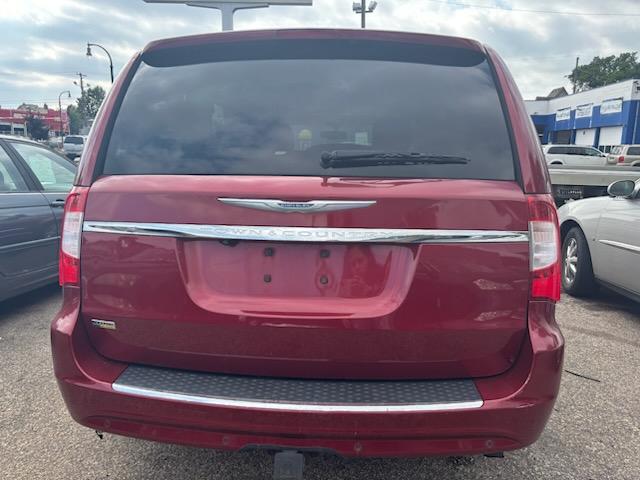 Chrysler Town & Country Touring-L 2013
