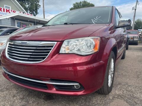Chrysler Town & Country Touring-L 2013